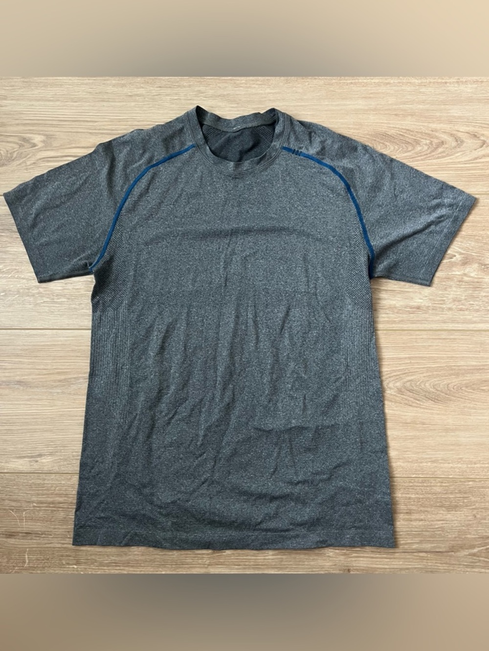 Lululemon Men's Metal Vent Tech Short Sleeve Size medium
